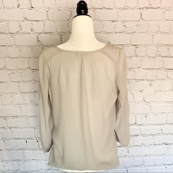 Bundle 2/$10 Old Navy Pinstripe Pleated Blouse - Picture 4 of 6